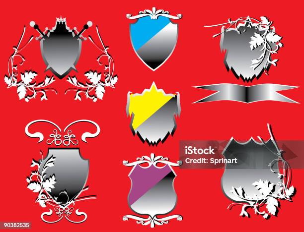 Shield Vecteurs libres de droits et plus d'images vectorielles de Adulte - Adulte, Aile d'animal, Armure intégrale