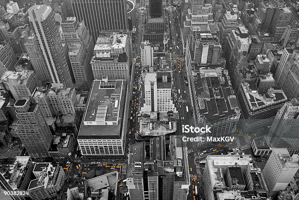 La Ciudad De Nueva York B W Y Amarillo Foto de stock y más banco de imágenes de Aire libre - Aire libre, Amarillo - Color, Blanco - Color