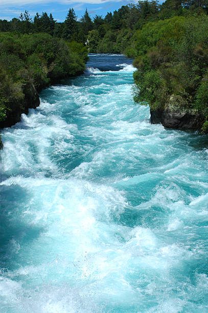 huka falls - rápido río fotografías e imágenes de stock