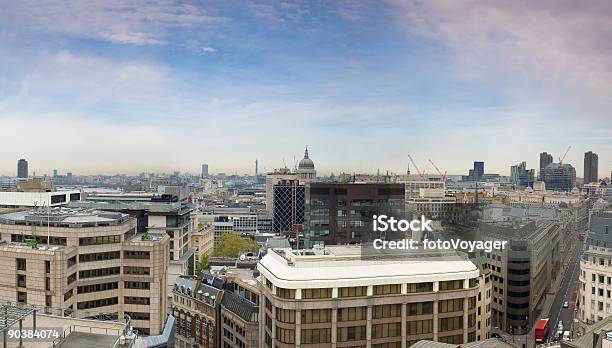 Foto de Londres E Da St Pauls Cathedral e mais fotos de stock de Arranha-céu - Arranha-céu, Capitais internacionais, Catedral