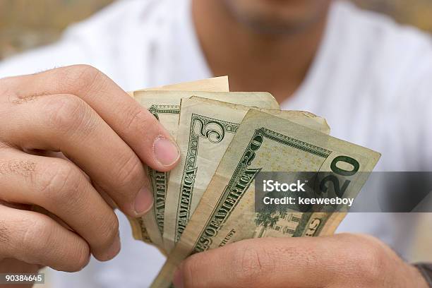 Geld Stockfoto und mehr Bilder von Geldschein - Geldschein, Teenager-Alter, Währung