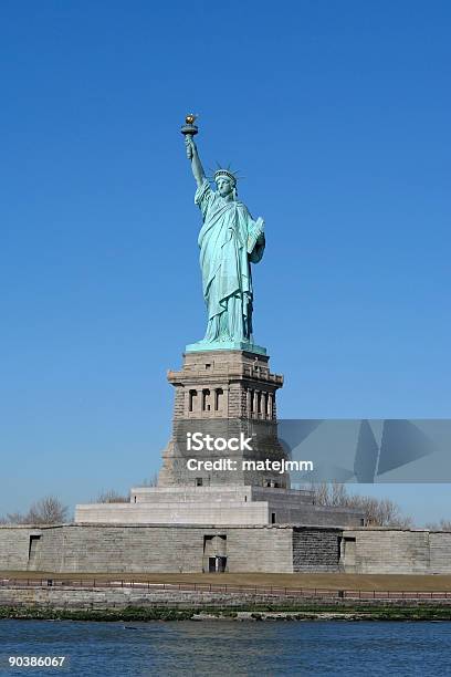 Foto de Estátua Da Liberdade De Barco e mais fotos de stock de Adulto - Adulto, Azul, Azul Turquesa