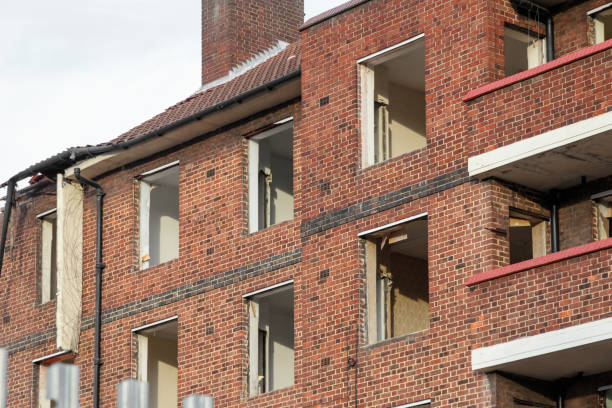 bloco de habitação abandonada no leste de londres - maisonette - fotografias e filmes do acervo