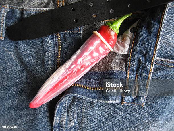 Hot Safer Sex 11 Stockfoto und mehr Bilder von Chili-Schote - Chili-Schote, Kondom, Anstößigkeit