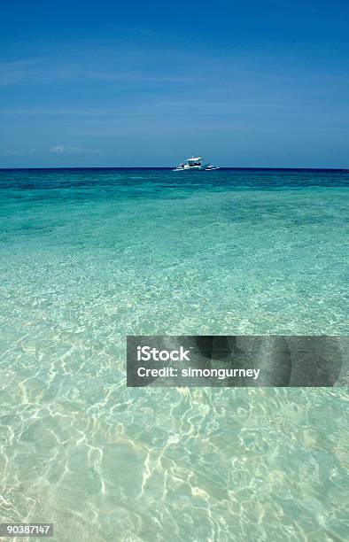 Oceano Esmeralda Barco De Mergulho Mar Sulu - Fotografias de stock e mais imagens de Abandonado - Abandonado, Ao Ar Livre, Ausência