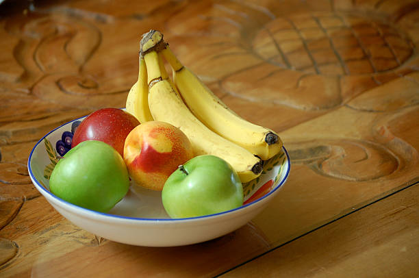 Tigela de frutas ainda vida - foto de acervo