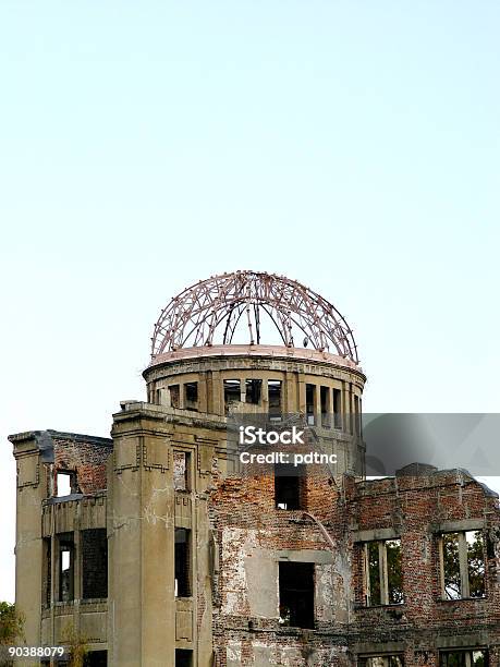 Giappone Hiroshima Abomb Cupola - Fotografie stock e altre immagini di Anno 1945 - Anno 1945, Bombardamento atomico di Hiroshima, Composizione verticale