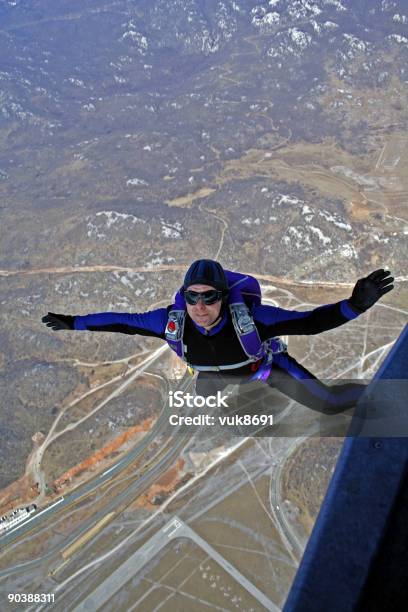 De Caída Foto de stock y más banco de imágenes de Aladelta - Aladelta, Vuelo libre, Colgar