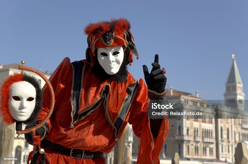 Arlecchino mask e skyline di Venezia con Campanile (XL - Foto stock royalty-free di Arlecchino