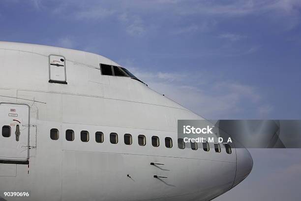 Samolot Profil - zdjęcia stockowe i więcej obrazów Biznes - Biznes, Bliskie zbliżenie, Chmura