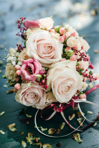 istock Pink roses bridal bouquet 903912326