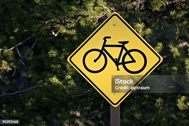 자전거 경로 전용 0명에 대한 스톡 사진 및 기타 이미지 - 0명, 교통수단, 나무