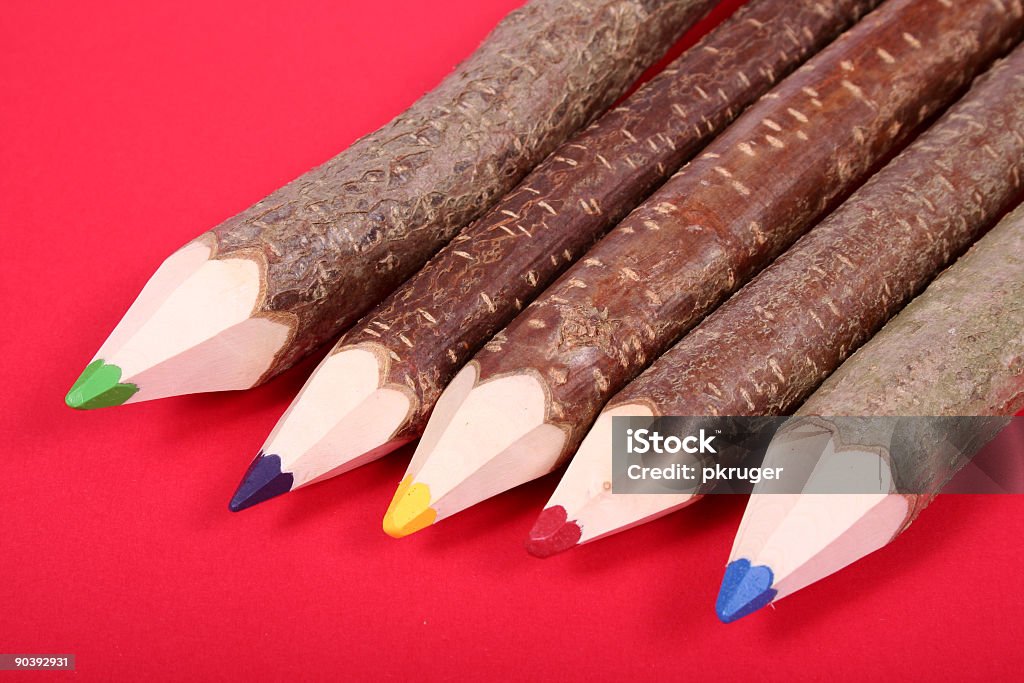 Crayons sur rouge - Photo de Affaires libre de droits
