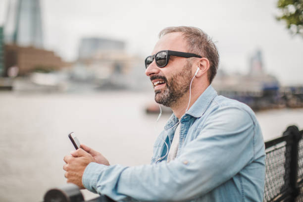 istock Tourist in big city 903949670