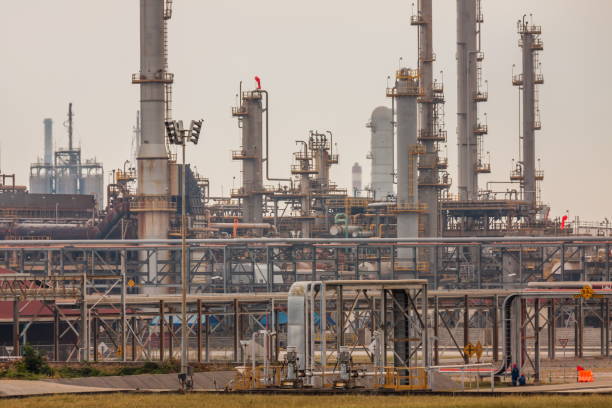 istock Oil and gas refinery industrial. 903949776