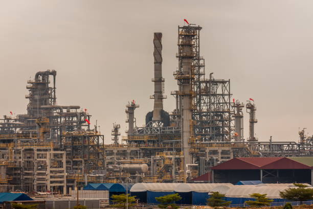 istock Oil and gas refinery industrial. 903950086