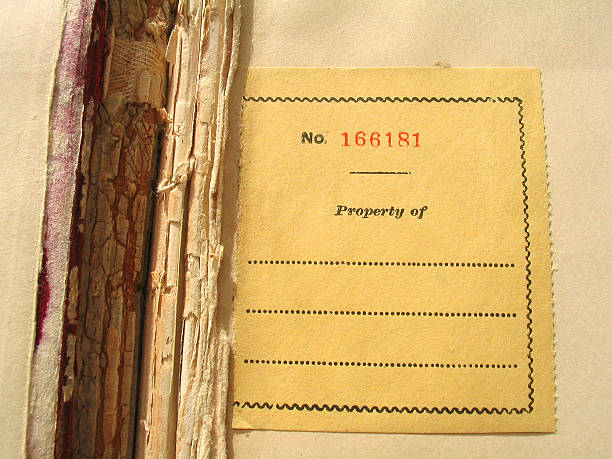 velho livro placa de identificação - paper old book vellum - fotografias e filmes do acervo