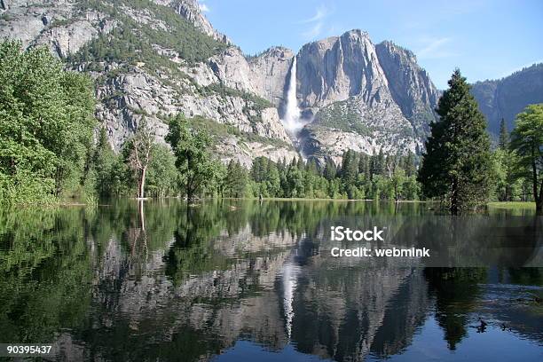 Photo libre de droit de Reflète La Beauté banque d'images et plus d'images libres de droit de Beauté - Beauté, Beauté de la nature, Californie