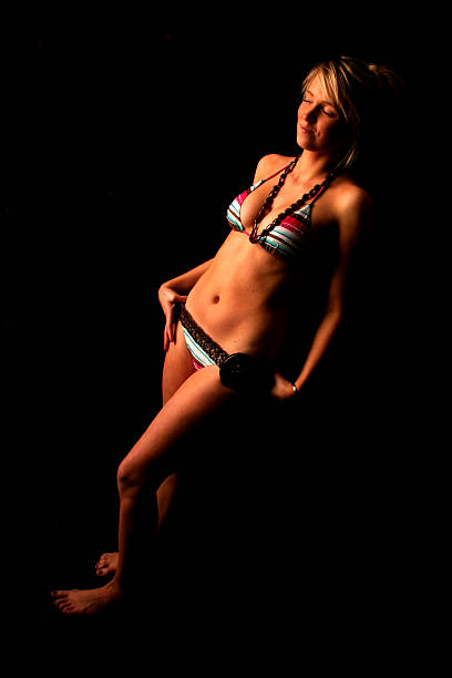 model kirsty w bikini, w jednej serii - women beautiful studio shot full length zdjęcia i obrazy z banku zdjęć