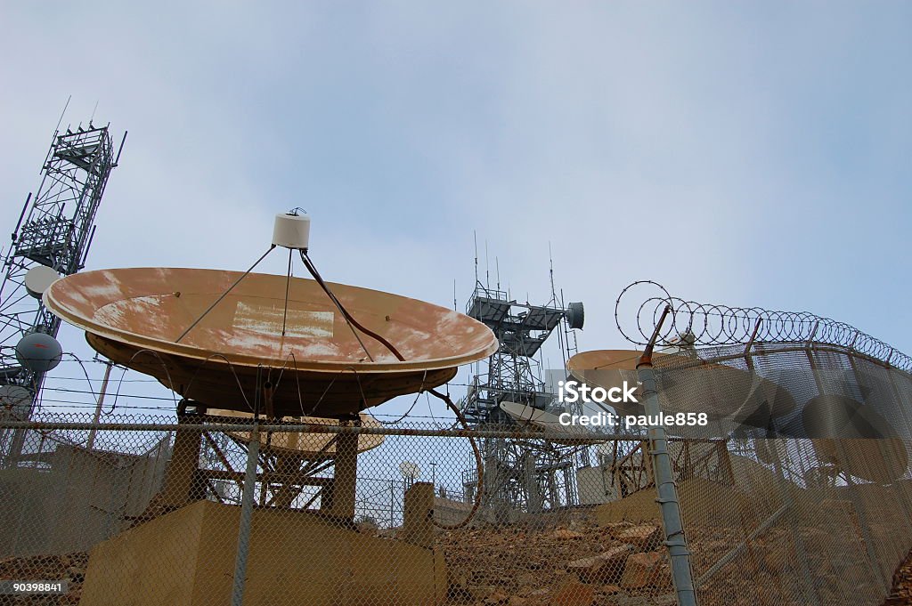 Tecnologia de comunicação - Foto de stock de Antena - Equipamento de telecomunicações royalty-free