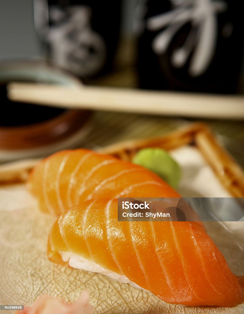 sushi Nigiri com salmão - Foto de stock de Abacate royalty-free