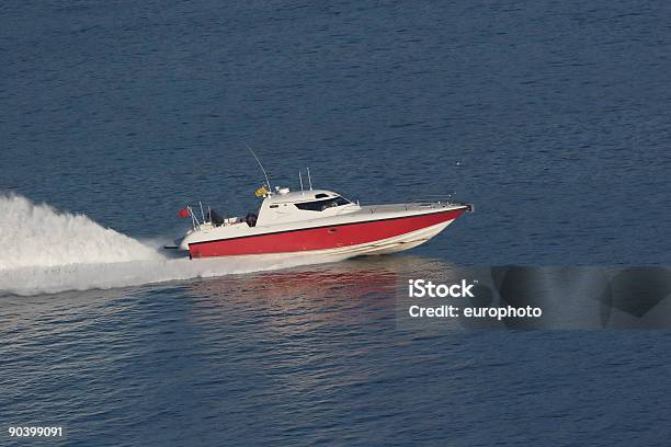 Barca Di Velocità - Fotografie stock e altre immagini di Acqua - Acqua, Andare in barca a vela, Barca a motore