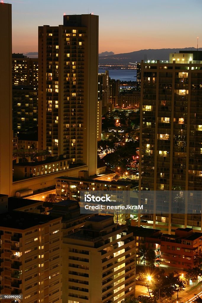 Hoteles de Waikiki en la puesta de sol - Foto de stock de Aire libre libre de derechos