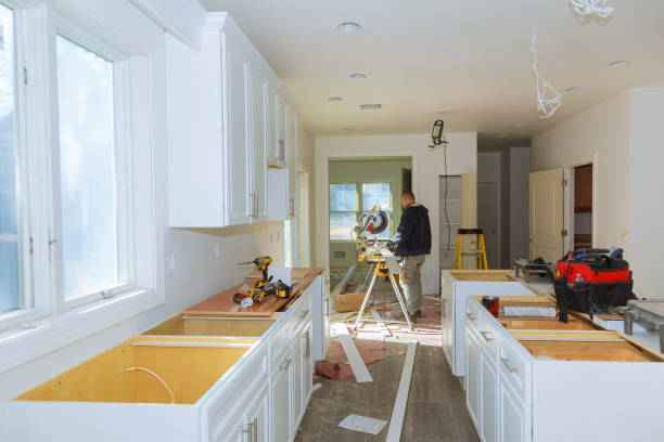 istock Contractor Using Circular Saw Cutting Crown Moulding for Renovation. 904008576