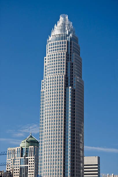bank of america tower de charlotte - columbia center photos et images de collection