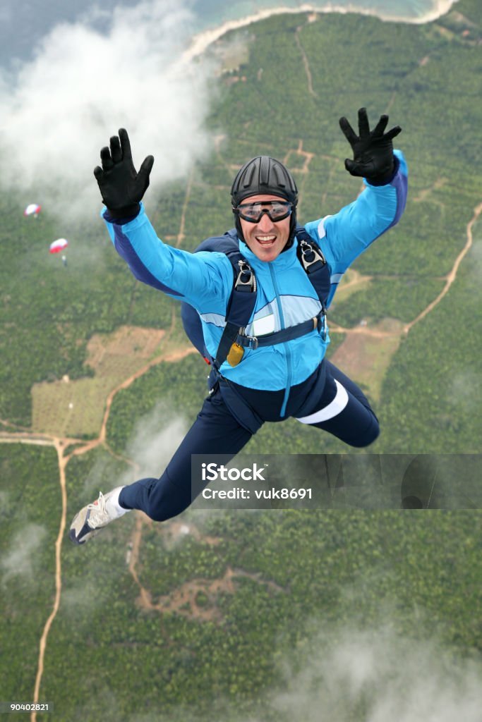 Skydiver w powietrzu - Zbiór zdjęć royalty-free (Mężczyźni)