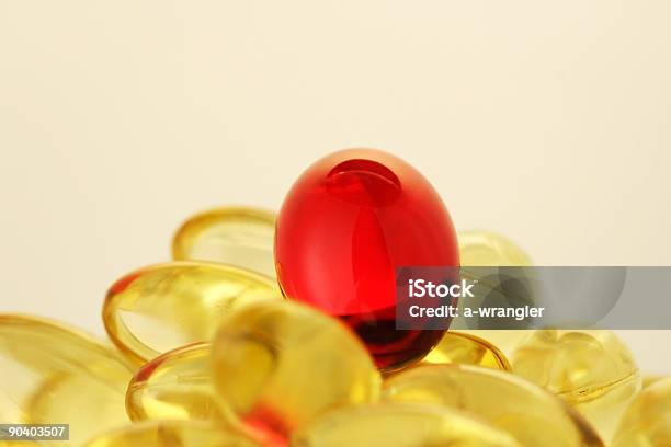 Haufen Der Vitaminkapseln Stockfoto und mehr Bilder von Antibiotikum - Antibiotikum, Bildhintergrund, Chemie