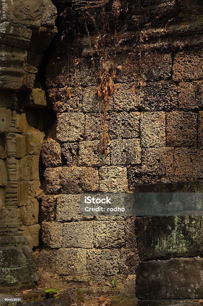 Zrujnowany kamienne ściany Świątynia w Angkor, Cambodia - Zbiór zdjęć royalty-free (Abstrakcja)
