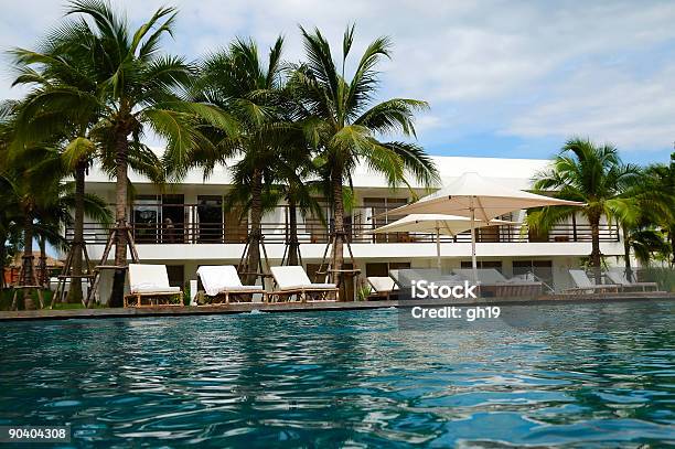 Junto A La Piscina Foto de stock y más banco de imágenes de Actividad - Actividad, Actividades recreativas, Agua