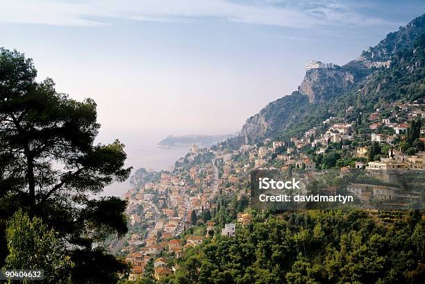 Riviera De França - Fotografias de stock e mais imagens de Roquebrune-Cap-Martin - Roquebrune-Cap-Martin, Ao Ar Livre, Cidade Pequena