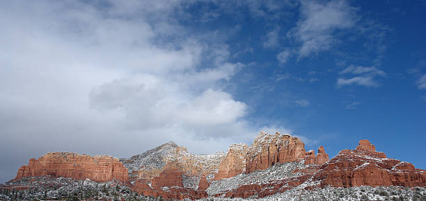 istock Sedona snow, Wilson mountain 90405078