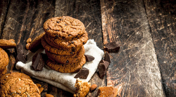 istock Oatmeal cookies with chocolate. 904056352