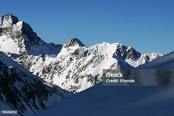 Niebieski I Biały Zimowy Krajobraz - zdjęcia stockowe i więcej obrazów Austria - Austria, Bez ludzi, Fotografika