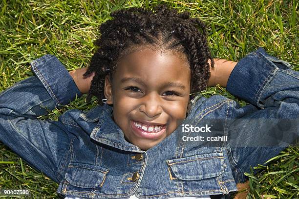 De Verão Despreocupado - Fotografias de stock e mais imagens de Adolescência - Adolescência, Ao Ar Livre, Casaco de Ganga