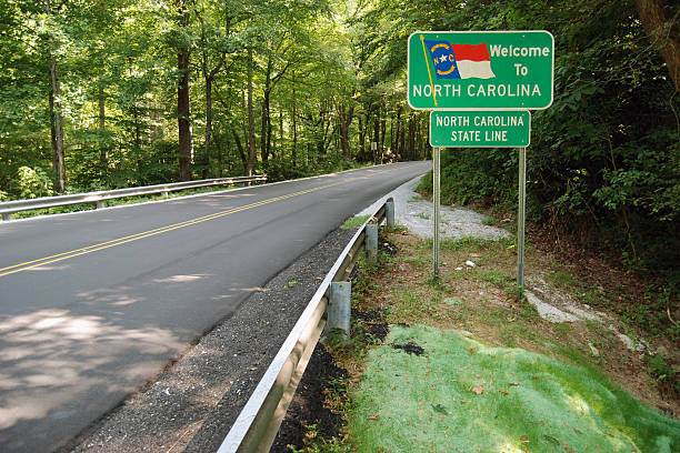 bienvenida a carolina del norte - state highway fotografías e imágenes de stock