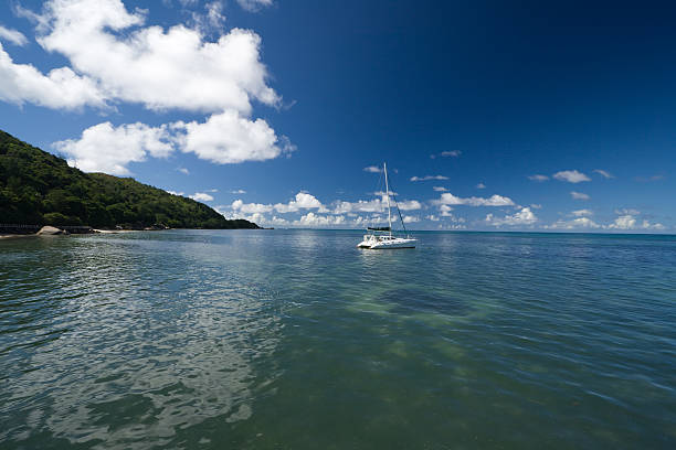 istock Wide View on Ocean and Yacht 90409205