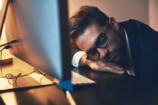 istock He fell asleep at his desk 904106382