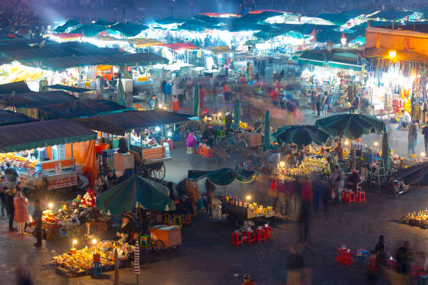 panoramiczny widok na marrakesz lub marrakesz ze starą częścią miasta medina i jamaa el fna rynku - djemma el fna square zdjęcia i obrazy z banku zdjęć