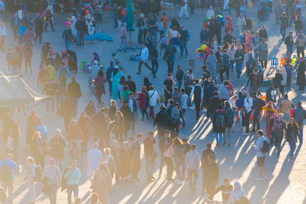 vista panorâmica de marrakech ou marrakesh com a parte velha da cidade medina e jamaa el fna mercado quadrado - djemma el fna square - fotografias e filmes do acervo