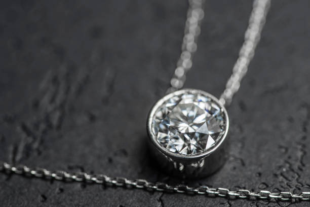 diamond colgante - pendant fotografías e imágenes de stock