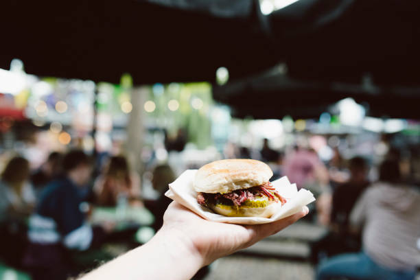 istock London Street Food - hamburger 904186236