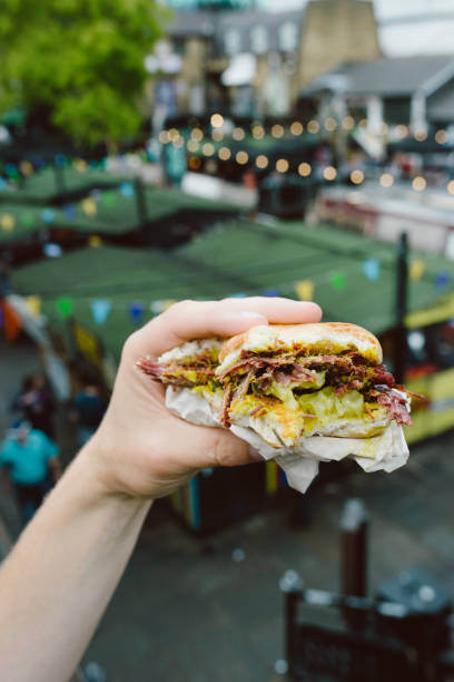 istock London Street Food - hamburger 904186726