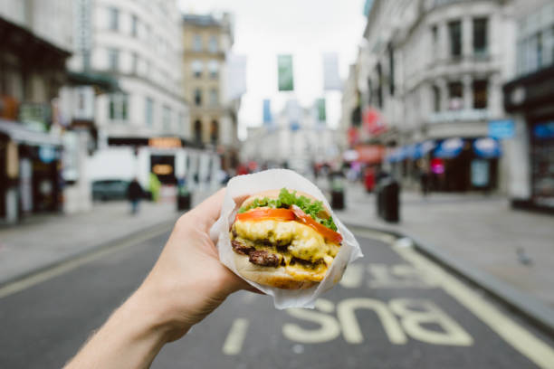 istock London Street Food - hamburger 904187632