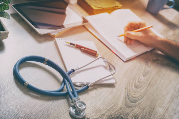 istock Doctor is preparing for the exam 904246780