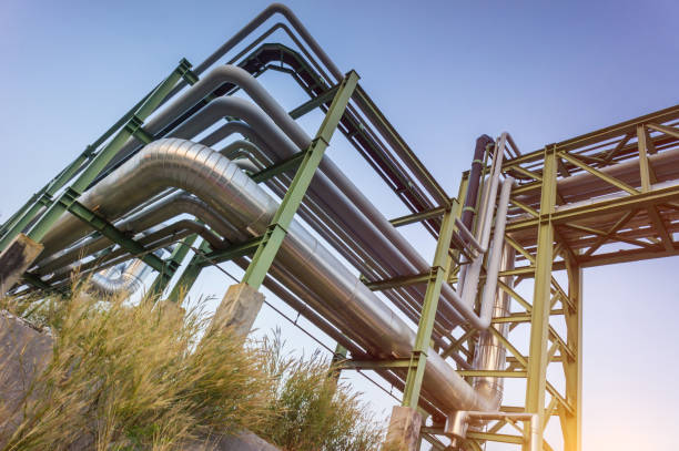 istock Pipe rack, oil and gas refinery industrial 904249580