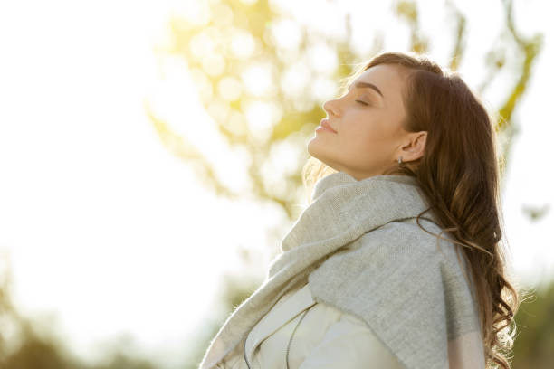 istock Woman feeling autumn 904300636